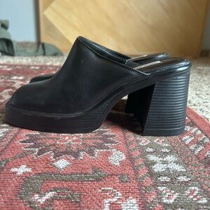 Steve Madden Black Chunky Heel Mules
